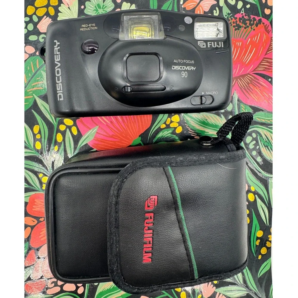Fuji Discovery 90 Date 35mm Film Camera Auto Focus Macro Red-Eye Reduction Black